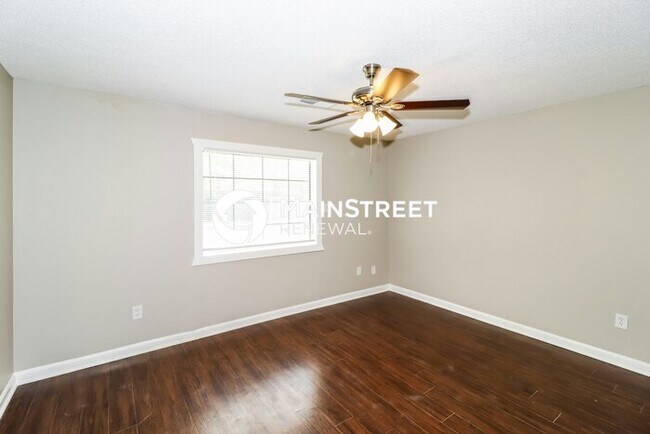 Building Photo - 4 Bedroom Pet-Friendly Home in Memphis, TN with Main Street Renewal