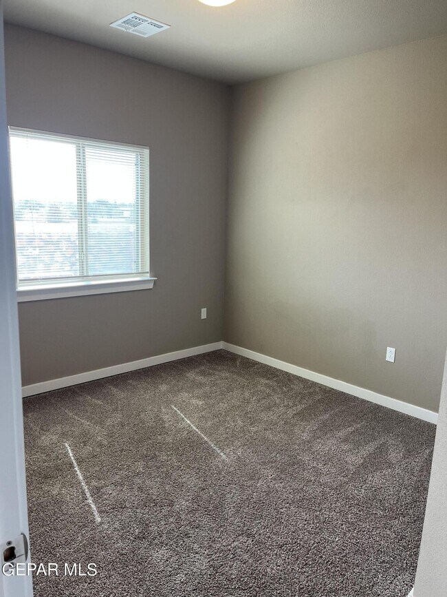 Building Photo - 11563 Leonor Duran St