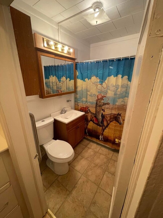Building Photo - Cute, Centrally located House
