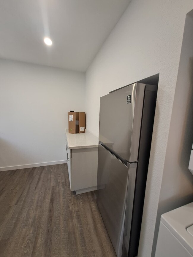 Building Photo - 2835 SW 2nd St