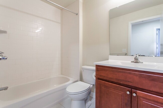 Building Photo - 1405 N Sydenham St