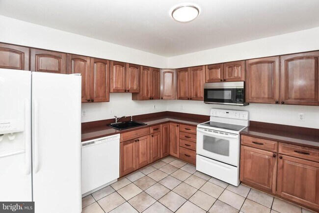 Building Photo - 5843 Wye Oak Commons Ct