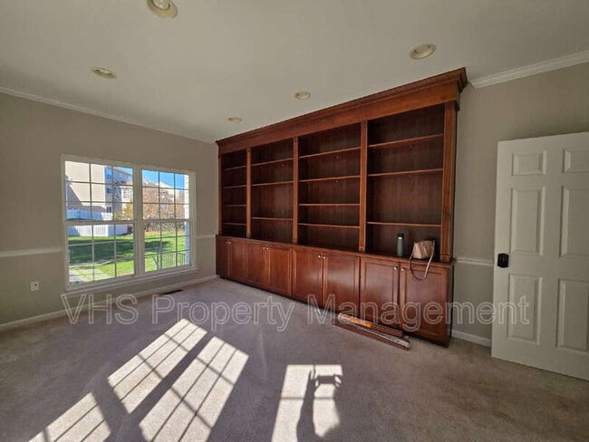 Building Photo - 2520 Post Oak Dr