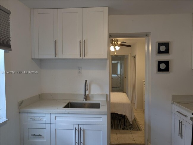 Building Photo - 311 SW 2nd Ave