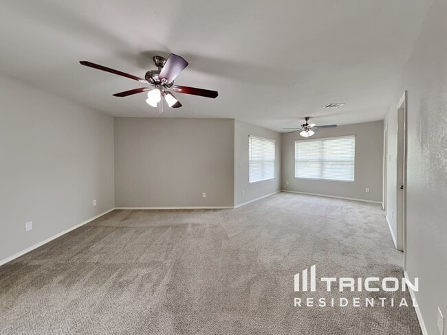 Building Photo - 1042 Condor Dr