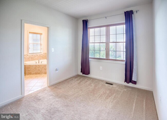 Building Photo - 13336 Redspire Dr
