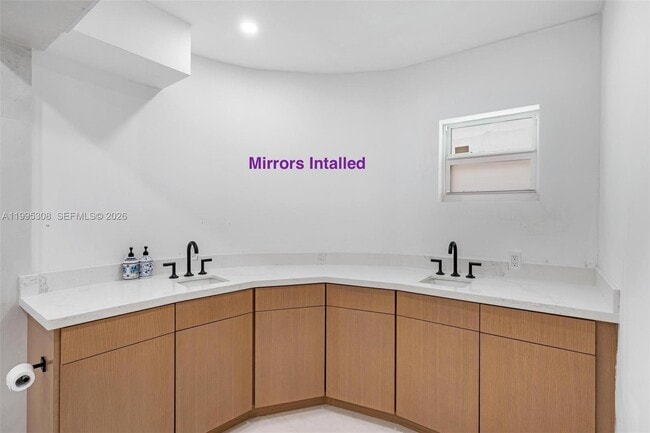 Building Photo - 1055 Stillwater Dr