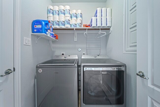 Building Photo - 1707 Benbrook Hollow Ln