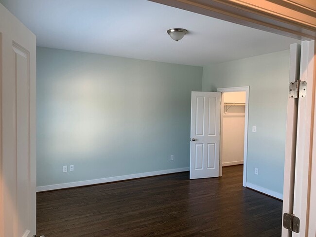 Building Photo - 1608 W Cary St