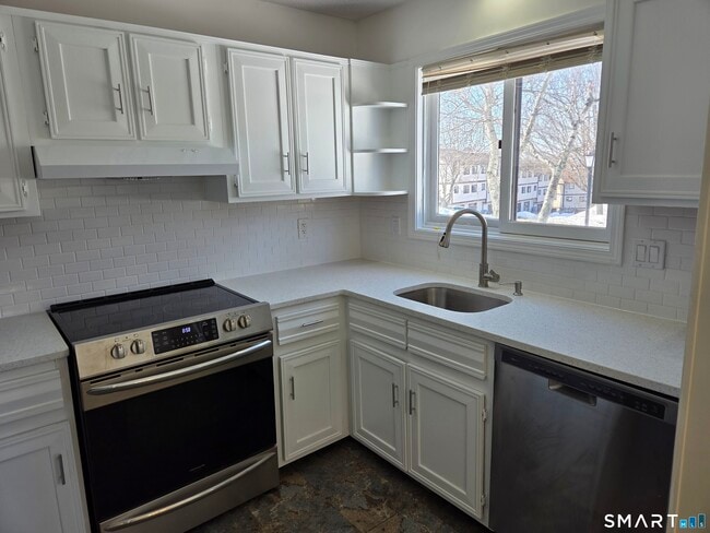 Building Photo - 27 Crows Nest Ln