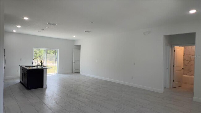 Building Photo - 2598 W Diane Ln