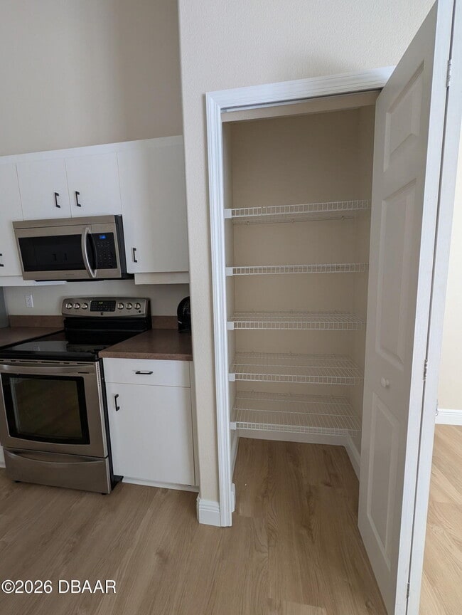 Building Photo - 3725 Sunrise Oaks Dr