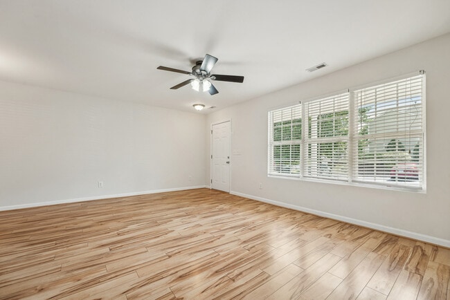 Building Photo - 7811 River Field Dr
