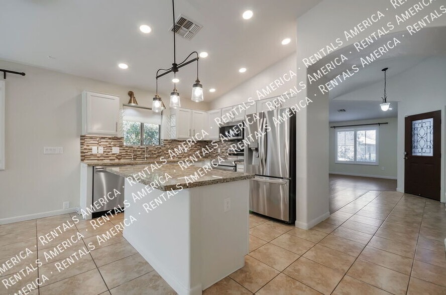 Building Photo - 219 W Calle Patio Lindo