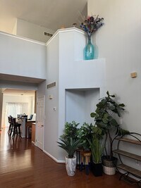 Building Photo - 4 Aster Ct