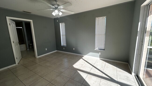 Building Photo - Charming and Spacious Single-Family Home