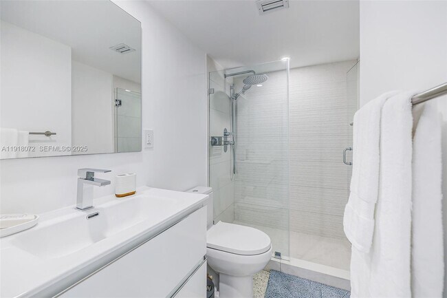 Building Photo - 1865 Brickell Ave