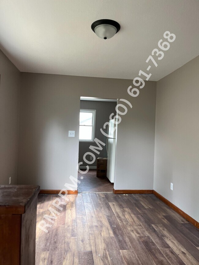 Building Photo - 1220 Fairview Ave