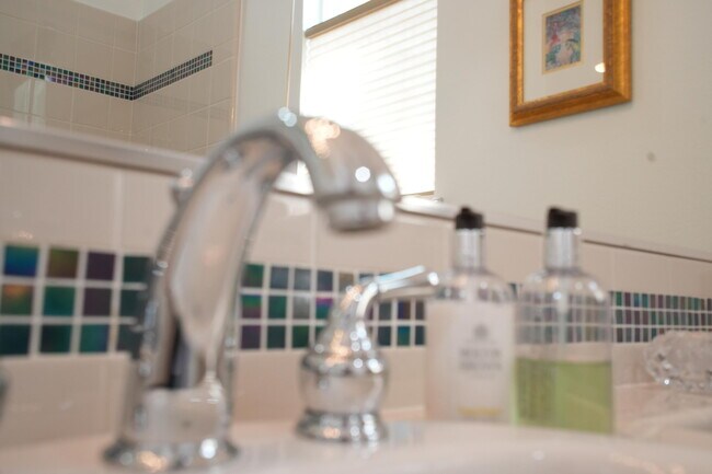 Building Photo - 6 Loch Ness Lake Ct