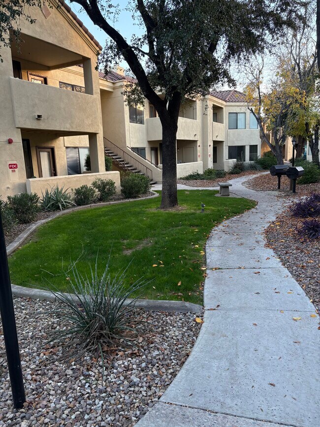 Building Photo - 7575 E Indian Bend Rd