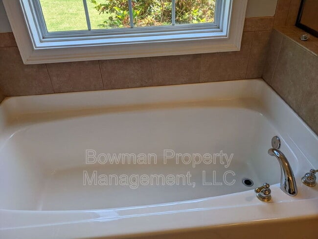 Building Photo - 503 Southern Ct