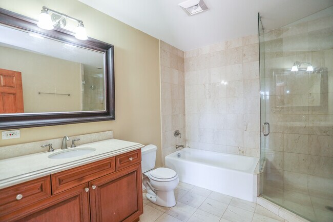 Building Photo - 4321 W Peterson Ave