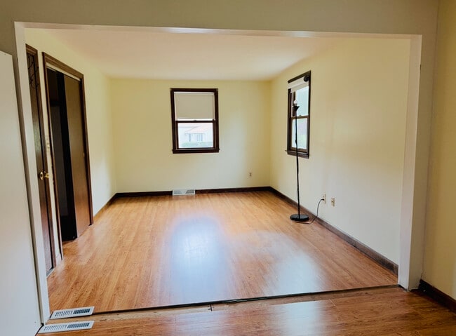 Building Photo - 10 Hamman Cir