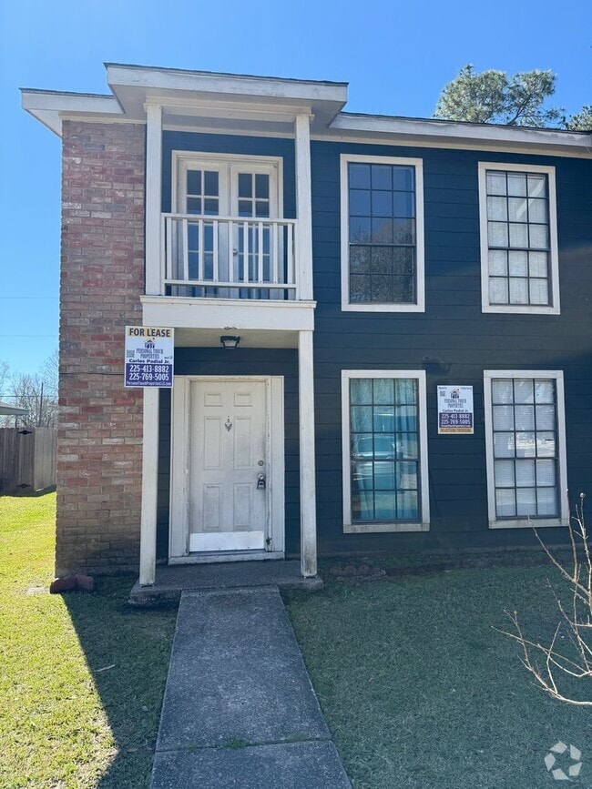 Building Photo - 1110-1112 Willow Creek Dr