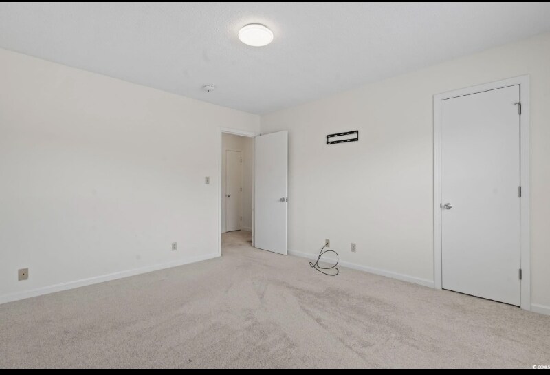 Building Photo - 713 67th Ave N