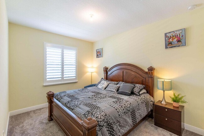 Building Photo - 7528 Moonrise Dr