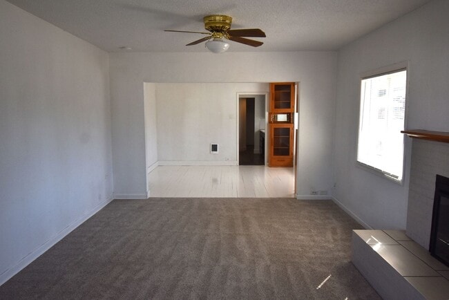 Building Photo - Spacious Corner lot home