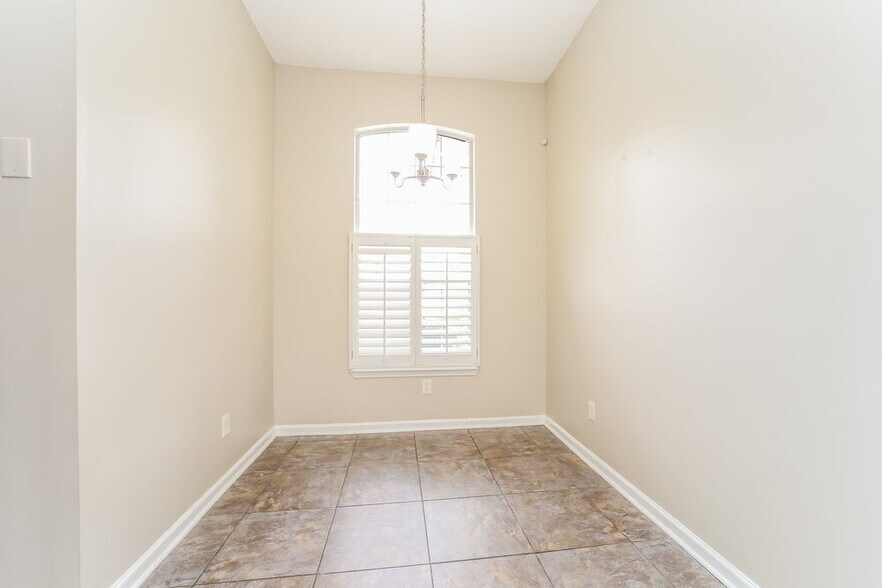 Building Photo - 557 Fallen Timbers Dr
