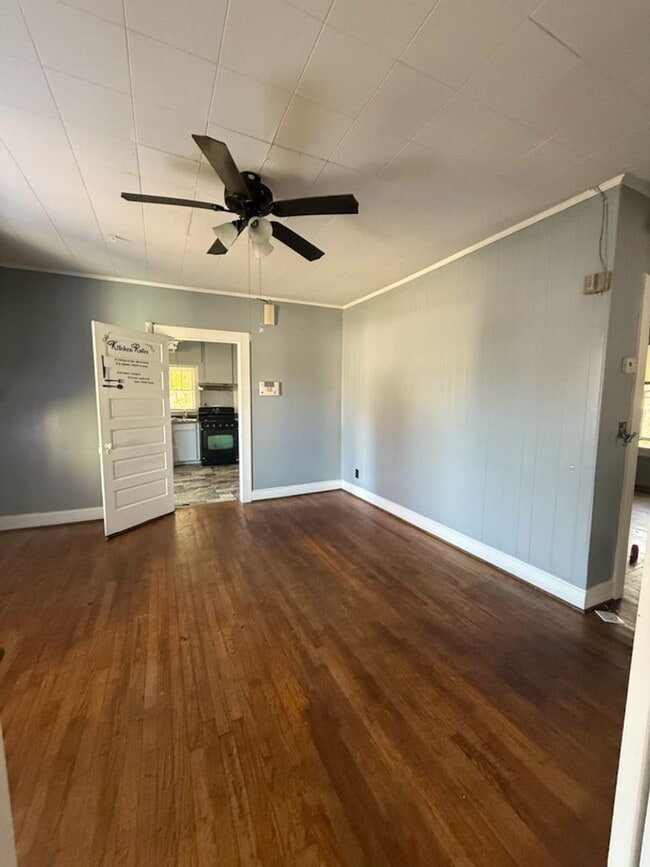 Building Photo - 501 Chestnut St