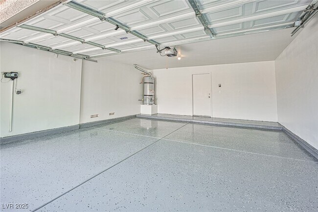 Building Photo - 4757 Englewood Ave
