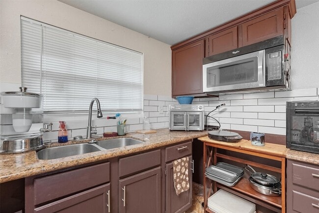 Building Photo - 1080 Co Rd 1235