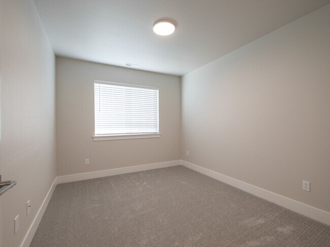 Building Photo - 9375 SW Eunice Ln
