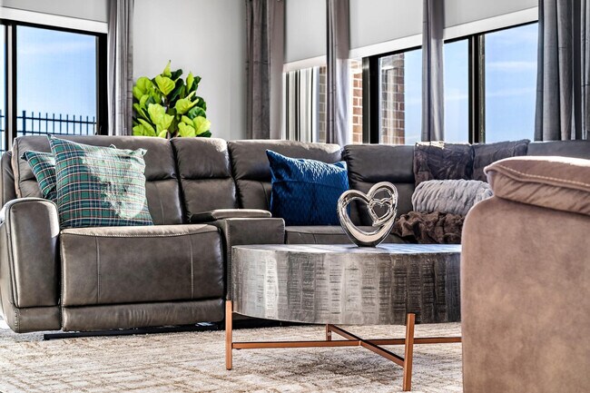 Building Photo - 275 U.S. 20-SI ID1240408P