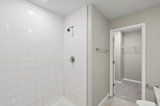 Building Photo - 5988 Creekside Crossing Dr