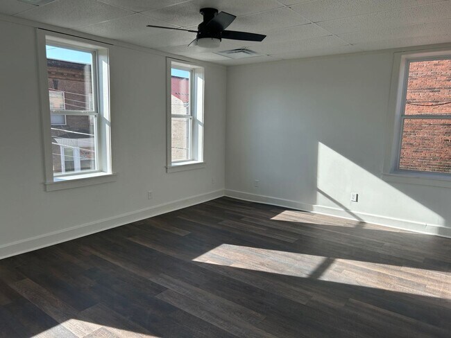 Building Photo - 112-114 Market Street