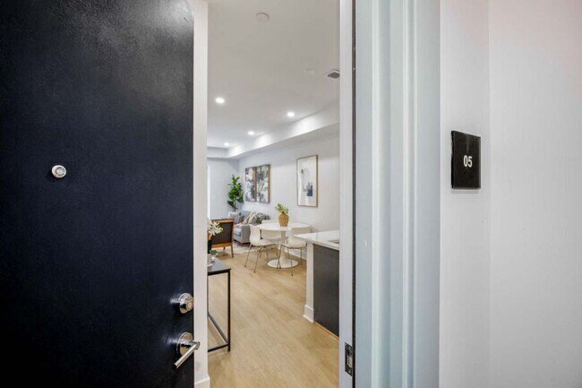 Building Photo - 2310 4th St NE