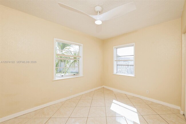 Building Photo - 900 W Bloxham St