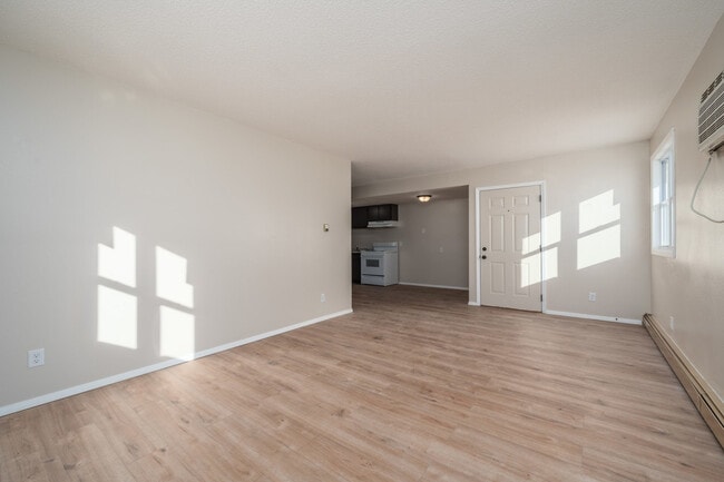 Building Photo - Colton 8-plex