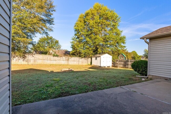 Building Photo - 10 Meadow Ridge Loop