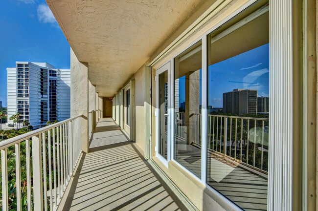 Building Photo - 4301 N Ocean Blvd