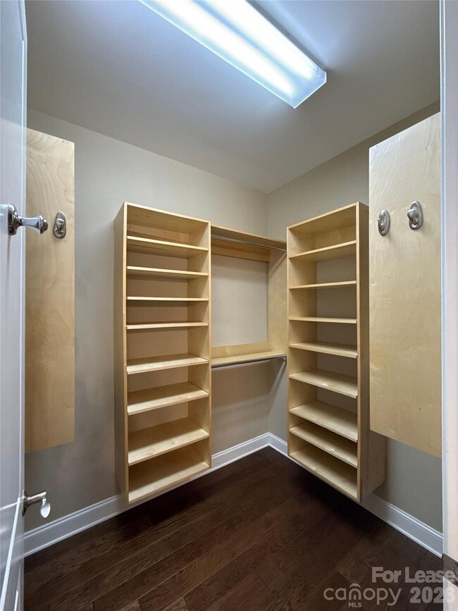 Building Photo - 230 S Tryon St