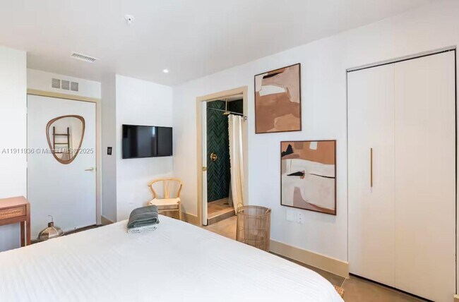 Building Photo - 481 NE 29th St