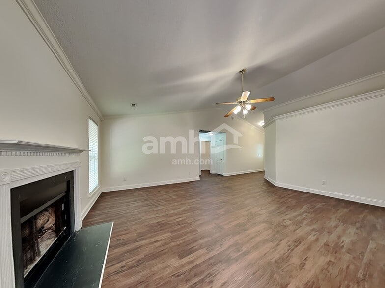 Building Photo - 550 Orchard Ridge Ln