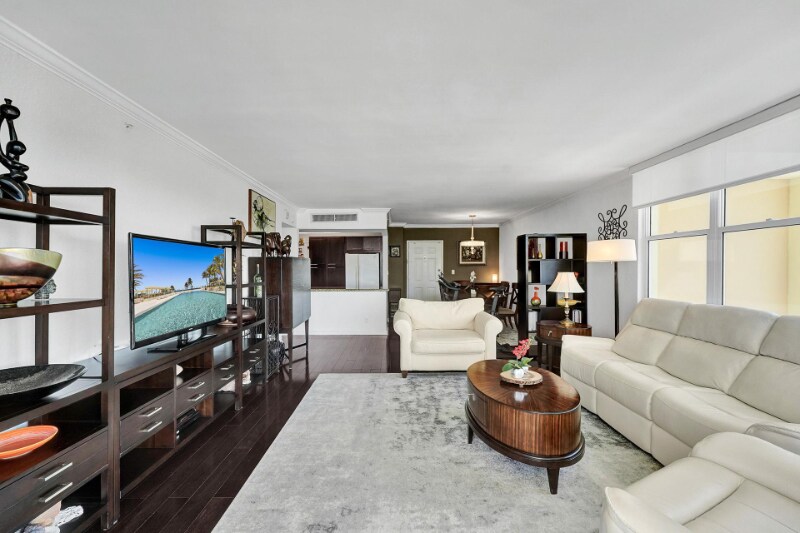 Building Photo - 2501 S Ocean Dr