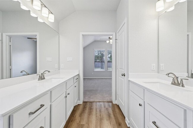 Building Photo - 601 Los Olives Ln