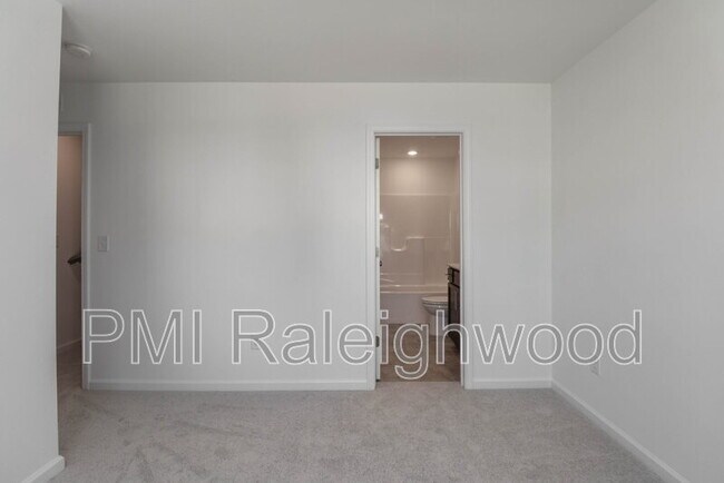 Building Photo - 1515 Crescent Townes Wy